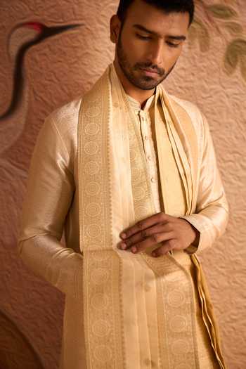 Shop Arihant Rai Sinha Cream Silk, Jacquard Floral Woven Kurta Set Shop_Arihant Rai Sinha_Cream Silk, Jacquard Floral Woven Kurta Set