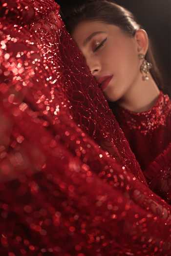 Buy Couture By Niharika Red Organza, Crepe, Net Halter Neck Solenne Embroidered Saree With Blouse Online at Aza Fashions Buy_Couture By Niharika_Red Organza, Crepe, Net Halter Neck Solenne Embroidered Saree With Blouse _Online_at_Aza_Fashions