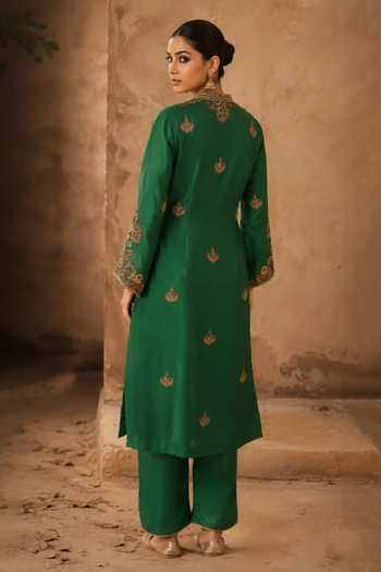 Nidhi Kejriwal Silk Embroidered Kurta & Pant