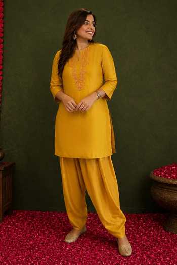 Nidhi Kejriwal Short Straight Kurta With Farshi Salwar