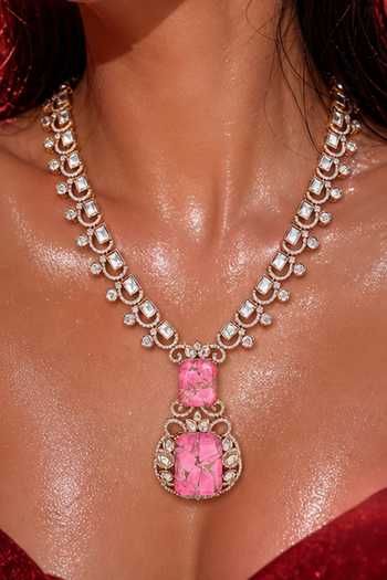 Tussya Stone Embellished Pendant Necklace Set 