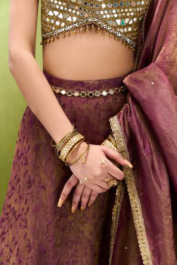 Samyukta Singhania_Maroon Jacquard Sweetheart Neck Woven Lehenga Set _at_Aza_Fashions