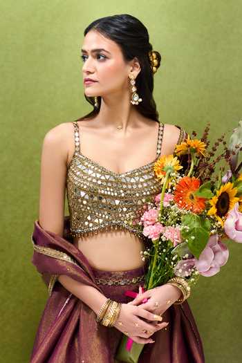 Buy_Samyukta Singhania_Maroon Jacquard Sweetheart Neck Woven Lehenga Set 