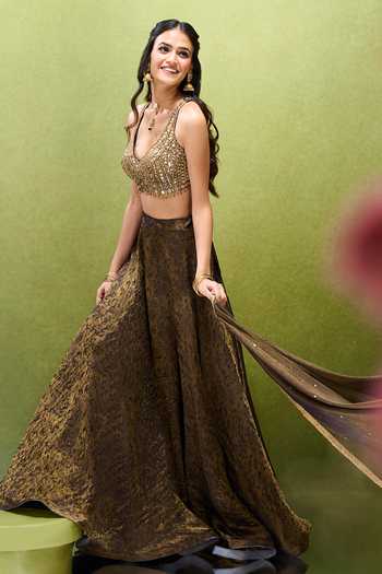 Buy_Samyukta Singhania_Brown Jacquard V-neck Abstract Woven Lehenga Set 