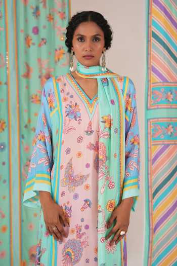 Swati Vijaivargie Multi Color Silk V-neck Peach Butterfly Panel Kurta Set Online at Aza Fashions Swati Vijaivargie_Multi Color Silk V-neck Peach Butterfly Panel Kurta Set _Online_at_Aza_Fashions