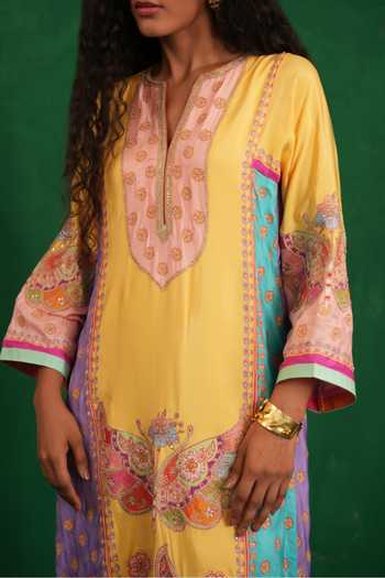 Buy Swati Vijaivargie Yellow Silk V-neck Multi Butterfly Kurta Set Buy_Swati Vijaivargie_Yellow Silk V-neck Multi Butterfly Kurta Set