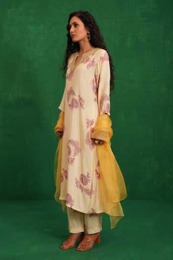 Buy Swati Vijaivargie Ivory Silk, Organza V-neck Printed And Embroidered Kurta Set Online at Aza Fashions Buy_Swati Vijaivargie_Ivory Silk, Organza V-neck Printed And Embroidered Kurta Set _Online_at_Aza_Fashions