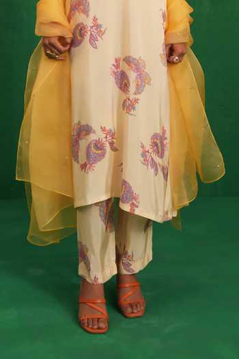 Swati Vijaivargie Ivory Silk, Organza V-neck Printed And Embroidered Kurta Set at Aza Fashions Swati Vijaivargie_Ivory Silk, Organza V-neck Printed And Embroidered Kurta Set _at_Aza_Fashions