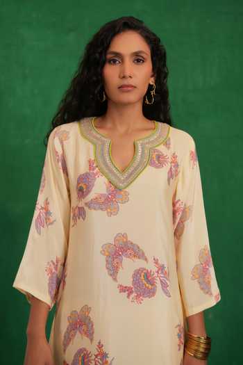 Buy Swati Vijaivargie Ivory Silk, Organza V-neck Printed And Embroidered Kurta Set Buy_Swati Vijaivargie_Ivory Silk, Organza V-neck Printed And Embroidered Kurta Set