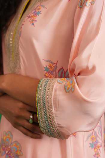 Swati Vijaivargie_Pink Silk, Organza Split V-neck Printed Embroidered Buta Jaal Kurta Set _at_Aza_Fashions