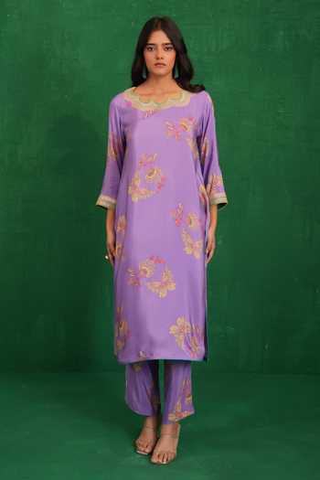 Swati Vijaivargie_Purple Silk, Organza Round Neck Printed And Embroidered Buta Jaal Kurta Set _at_Aza_Fashions
