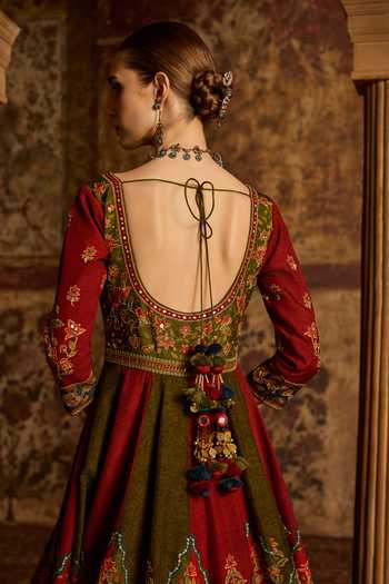 Buy_Kalista_Maroon Silk, Viscose, Net Sweetheart Shirina Floral Print Anarkali With Dupatta _Online_at_Aza_Fashions