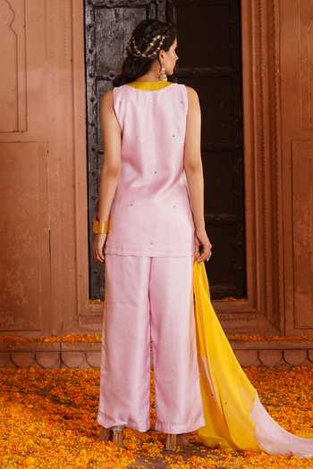 Bahaara By Divya Narula Neckline Embellished Kurta Set 