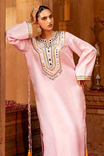 Bahaara By Divya Narula Pink Silk V-neck Yoke Embellished Kaftan Online at Aza Fashions Bahaara By Divya Narula_Pink Silk V-neck Yoke Embellished Kaftan _Online_at_Aza_Fashions