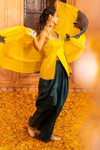 Bahaara By Divya Narula Yellow Silk, Organza Halter Neck, Yes Neckline Embroidered Kurta Set at Aza Fashions Bahaara By Divya Narula_Yellow Silk, Organza Halter Neck, Yes Neckline Embroidered Kurta Set _at_Aza_Fashions