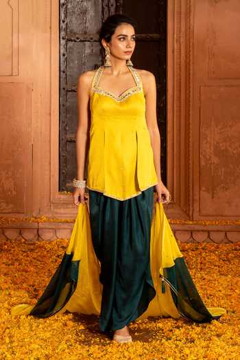 Bahaara By Divya Narula Neckline Embroidered Kurta Set 