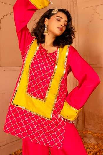 Buy_Bahaara By Divya Narula_Fuchsia Silk, Organza Notched Neck, Yes Embroidered Kurta Set _Online_at_Aza_Fashions