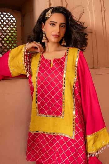 Shop_Bahaara By Divya Narula_Fuchsia Silk, Organza Notched Neck, Yes Embroidered Kurta Set _Online_at_Aza_Fashions