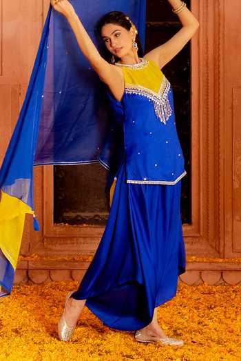 Buy Bahaara By Divya Narula Blue Silk, Organza Halter Neck, Yes Colorblock Embroidered Kurta Set Buy_Bahaara By Divya Narula_Blue Silk, Organza Halter Neck, Yes Colorblock Embroidered Kurta Set