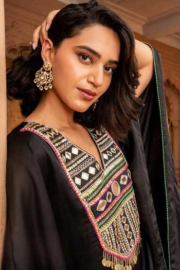 Bahaara By Divya Narula_Black Silk V-neck Mirror Work Kaftan _Online_at_Aza_Fashions