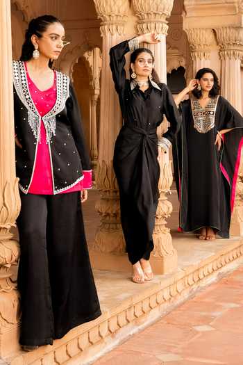 Buy Bahaara By Divya Narula Black Silk Open Neck, Embroidered Jacket Set Buy_Bahaara By Divya Narula_Black Silk Open Neck, Embroidered Jacket Set