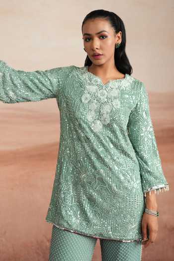 Mustard Moon By Neyha And Vrinda_Green Georgette Leaf Neck Ishani Embroidered Short Kurta And Pant Set _at_Aza_Fashions
