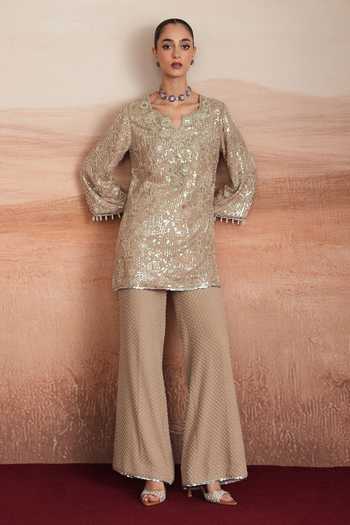 Mustard Moon By Neyha And Vrinda Grey Georgette Notched Neck Ishani Embroidered Short Kurta And Pant Set Online at Aza Fashions Mustard Moon By Neyha And Vrinda_Grey Georgette Notched Neck Ishani Embroidered Short Kurta And Pant Set _Online_at_Aza_Fashions