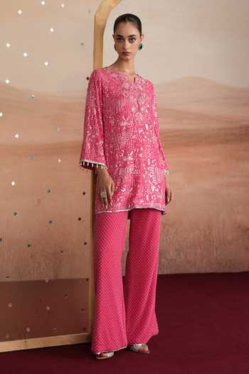Mustard Moon By Neyha And Vrinda Pink Georgette Notched Neck Ishani Embroidered Short Kurta And Pant Set at Aza Fashions Mustard Moon By Neyha And Vrinda_Pink Georgette Notched Neck Ishani Embroidered Short Kurta And Pant Set _at_Aza_Fashions