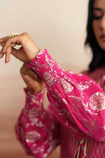Mustard Moon By Neyha And Vrinda Pink Brocade Round Neck Sahar Woven Jacket And Trouser Set Online at Aza Fashions Mustard Moon By Neyha And Vrinda_Pink Brocade Round Neck Sahar Woven Jacket And Trouser Set _Online_at_Aza_Fashions