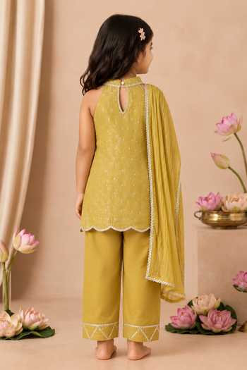Pankhuri By Priyanka Scallop Bordered Kurta Set 
