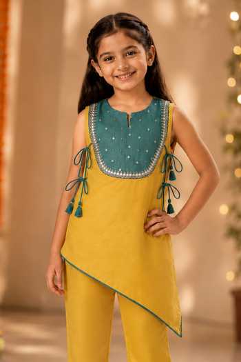 Buy Pankhuri By Priyanka Green Tissue Colorblock Kurta And Pant Set Online at Aza Fashions Buy_Pankhuri By Priyanka_Green Tissue Colorblock Kurta And Pant Set _Online_at_Aza_Fashions