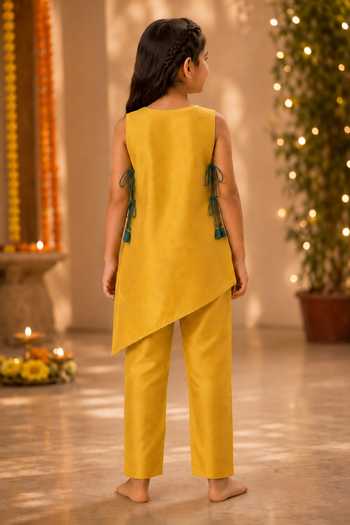 Pankhuri By Priyanka Colorblock Kurta & Pant Set 