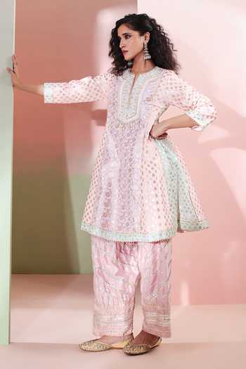 Priyanka Jain_Purple Chanderi Split V-neck Gulnaar Embroidered Kurta Set _at_Aza_Fashions