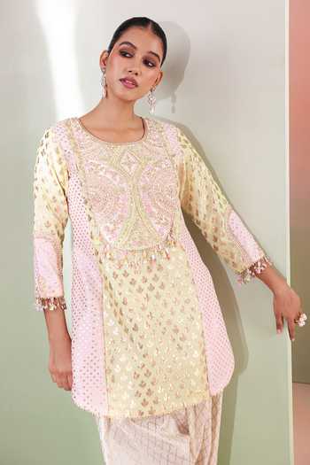 Shop_Priyanka Jain_Pink Chanderi Round Neck, Yes Meher Embroidered Kurta Set 