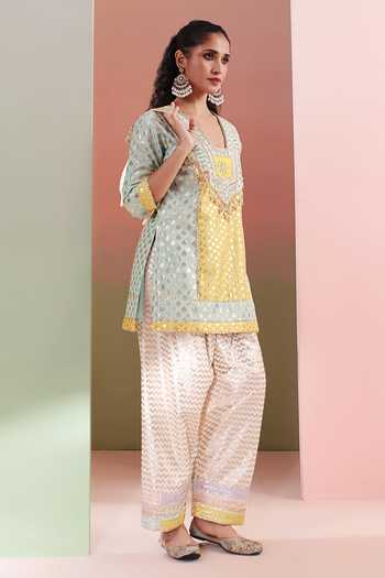 Shop_Priyanka Jain_Yellow Chanderi, Shantoon V-neck Adaa Geometric Woven Kurta Set _Online_at_Aza_Fashions