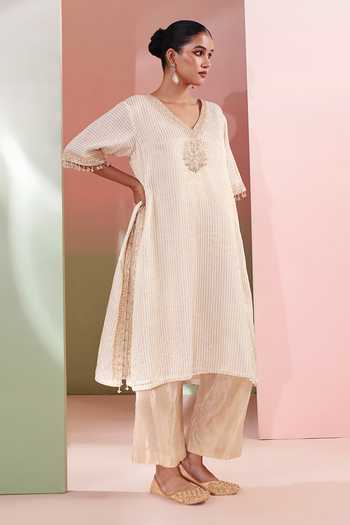 Priyanka Jain_Gold Tissue V-neck Sunehri Embroidered Kaftan And Palazzo Set _at_Aza_Fashions