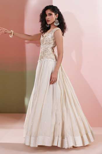 Shop Priyanka Jain Ivory Chanderi, Shantoon Sweetheart Neck Mogra Embroidered Blouse And Lehenga Set Online at Aza Fashions Shop_Priyanka Jain_Ivory Chanderi, Shantoon Sweetheart Neck Mogra Embroidered Blouse And Lehenga Set _Online_at_Aza_Fashions