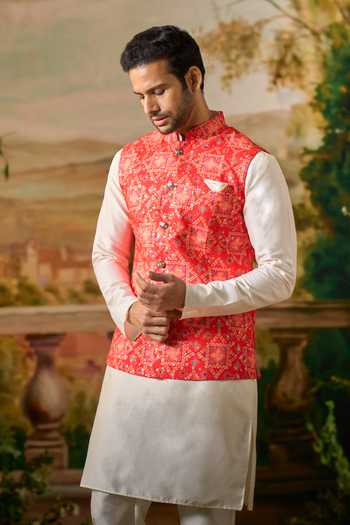 Arihant Rai Sinha Cream Silk Bandhani Print Nehru Jacket And Kurta Set at Aza Fashions Arihant Rai Sinha_Cream Silk Bandhani Print Nehru Jacket And Kurta Set _at_Aza_Fashions