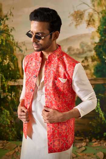 Shop Arihant Rai Sinha Cream Silk Bandhani Print Nehru Jacket And Kurta Set Shop_Arihant Rai Sinha_Cream Silk Bandhani Print Nehru Jacket And Kurta Set