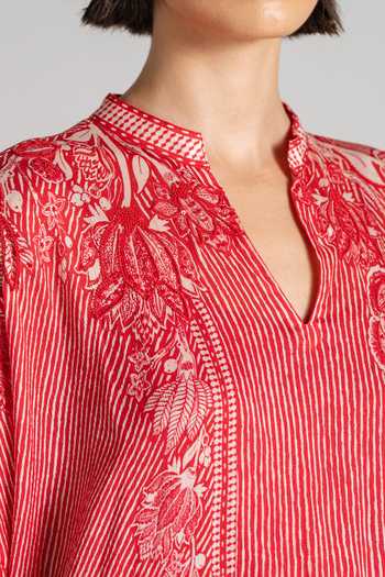 Shop_Namrata Joshipura_Red Georgette Split V-neck Paisley Print Asymmetric Tunic _Online_at_Aza_Fashions