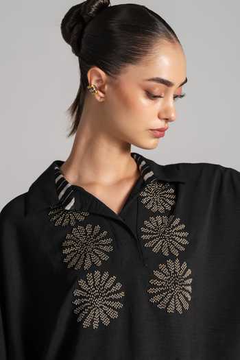 Buy_Namrata Joshipura_Black Crepe Collared Neck Daisy Textured Top 