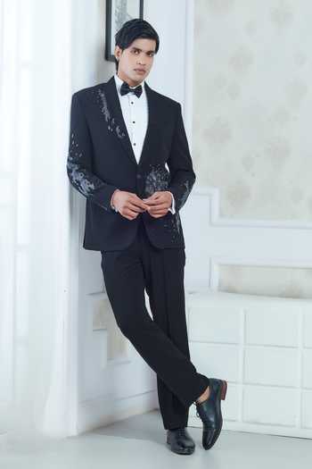 Sven Suits Embroidered Tuxedo Set 