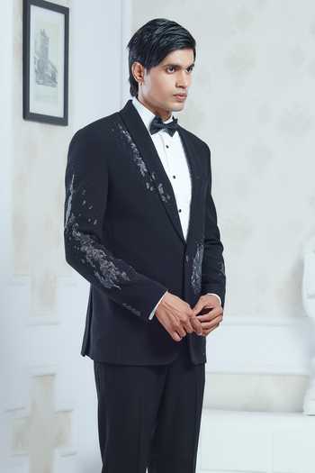 Sven Suits Embroidered Tuxedo Set 