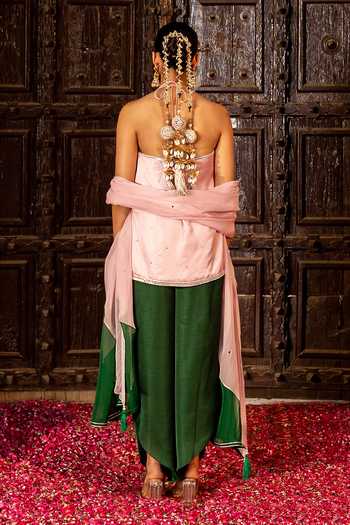 Bahaara By Divya Narula Halter Neck Embellished Kurta Set 