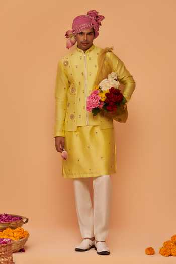 Hirika & Dhruti Embroidered Bundi & Kurta Set