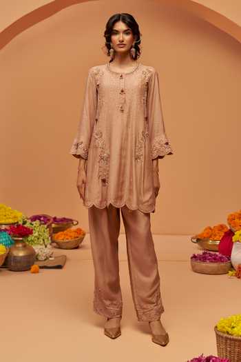 Hirika & Dhruti Hand Embroidered Cotton Silk Kurta Set 
