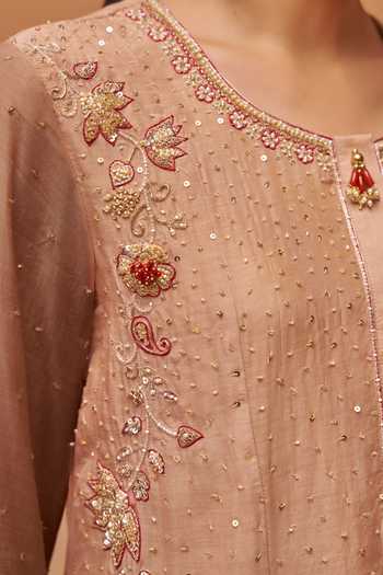 Shop Hirika & Dhruti Beige Silk, Cotton, Organza Round Neck Hand Embroidered Kurta Set Shop_Hirika & Dhruti_Beige Silk, Cotton, Organza Round Neck Hand Embroidered Kurta Set
