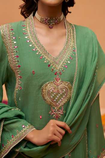 Hirika & Dhruti Green Chanderi V-neck Embroidered Kurta Pant Set at Aza Fashions Hirika & Dhruti_Green Chanderi V-neck Embroidered Kurta Pant Set _at_Aza_Fashions