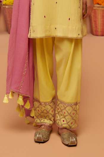 Shop Hirika & Dhruti Yellow Chanderi V-neck, Yes Hand Embroidered Kurta Set Online at Aza Fashions Shop_Hirika & Dhruti_Yellow Chanderi V-neck, Yes Hand Embroidered Kurta Set _Online_at_Aza_Fashions