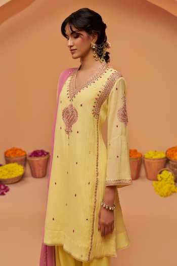 Hirika & Dhruti Yellow Chanderi V-neck, Yes Hand Embroidered Kurta Set at Aza Fashions Hirika & Dhruti_Yellow Chanderi V-neck, Yes Hand Embroidered Kurta Set _at_Aza_Fashions